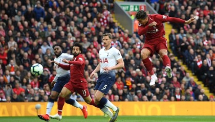  利物浦逆转绝杀登顶榜首  