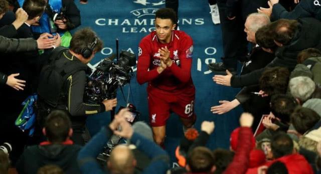  利物浦阿诺德角球助攻双响  