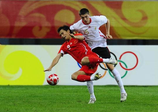  罗马队长染红离场，十人应战憾负对手  